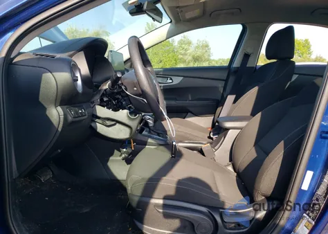 2021 Kia Forte Fe z USA, uszkodzony, nr VIN 3KPF24AD8ME264576